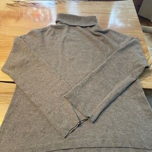 Women’s 100% cashmere turtleneck Large